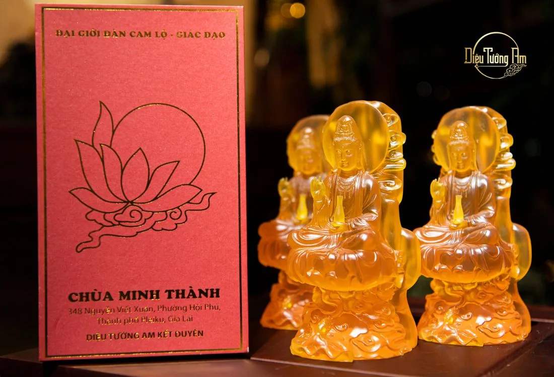 ĐẠI GIỚI ĐÀN CAM LỘ GIÁC ĐẠO: TÔN TƯỢNG QUÁN ÂM TỌA SƠN - DIỆU TƯỚNG AM KẾT DUYÊN CÚNG DƯỜNG