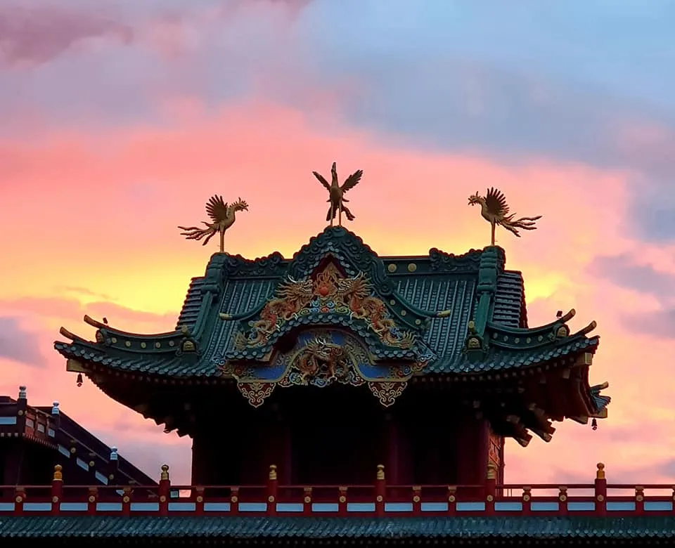 Không gian chùa rực rỡ, huyền diệu khi lên đèn