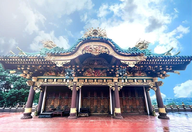 Phật Hoàng Cung, nơi thờ phụng Phật Hoàng Trần Nhân Tông - vị Phật tổ sư của Thiền phái Trúc Lâm Việt Nam.