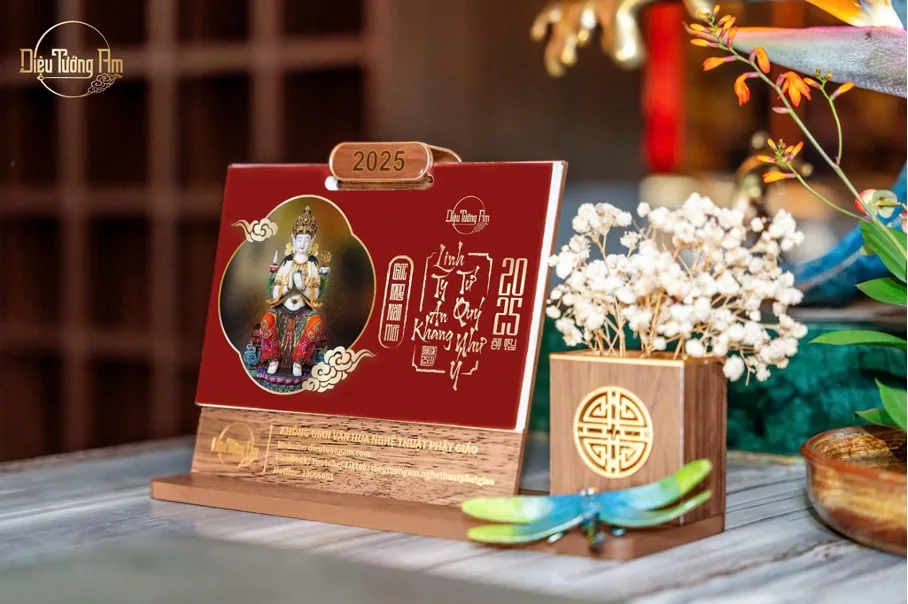 BỘ LỊCH “LINH TỴ AN KHANG - TỨ QUÝ NHƯ Ý” MỪNG XUÂN ẤT TỴ 2025 VIÊN MÃN