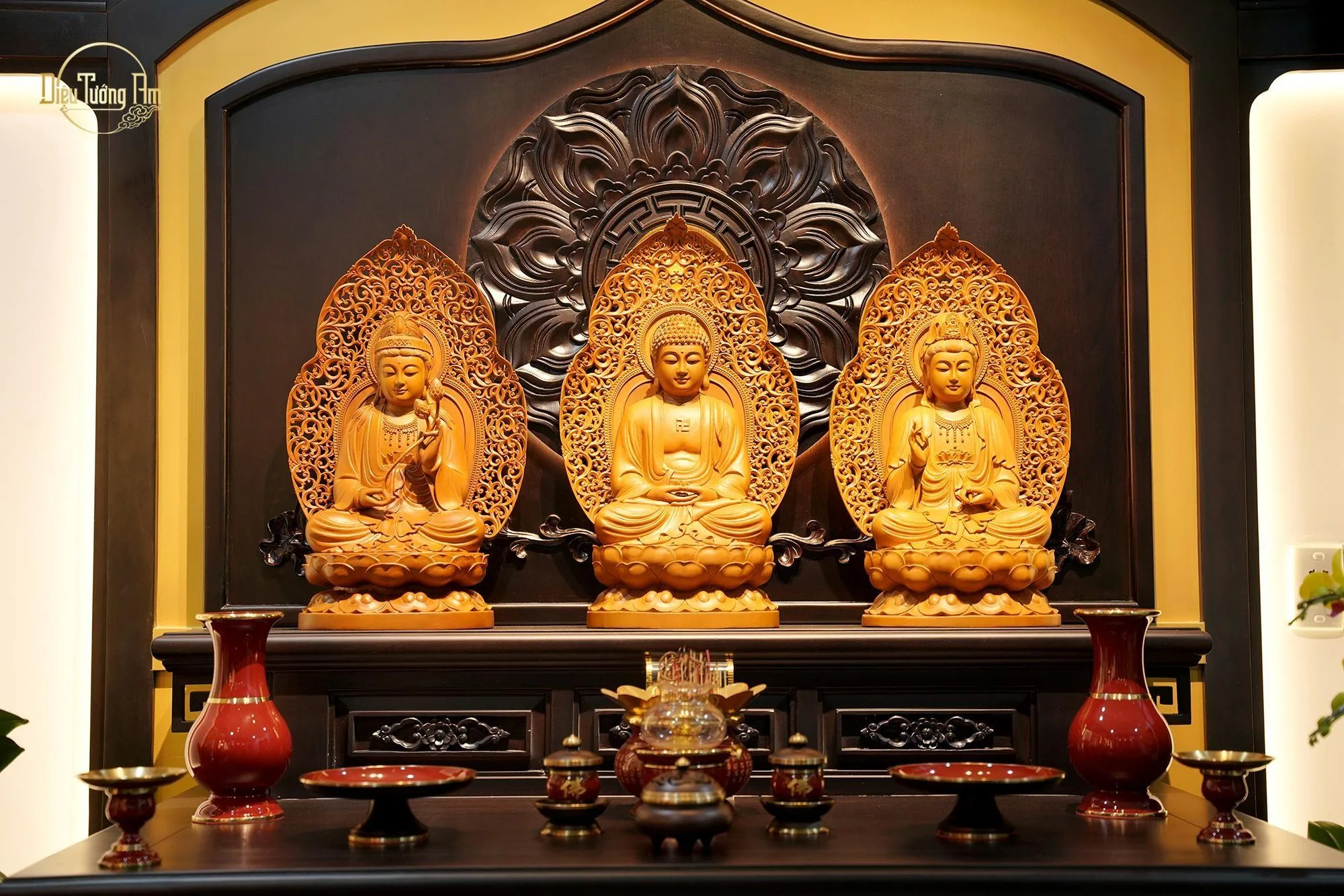 KHÔNG GIAN THỜ TAM BẢO TẠI GIA – TRI ÂN VÀ KẾT NỐI VỚI CỘI NGUỒN TÂM LINH