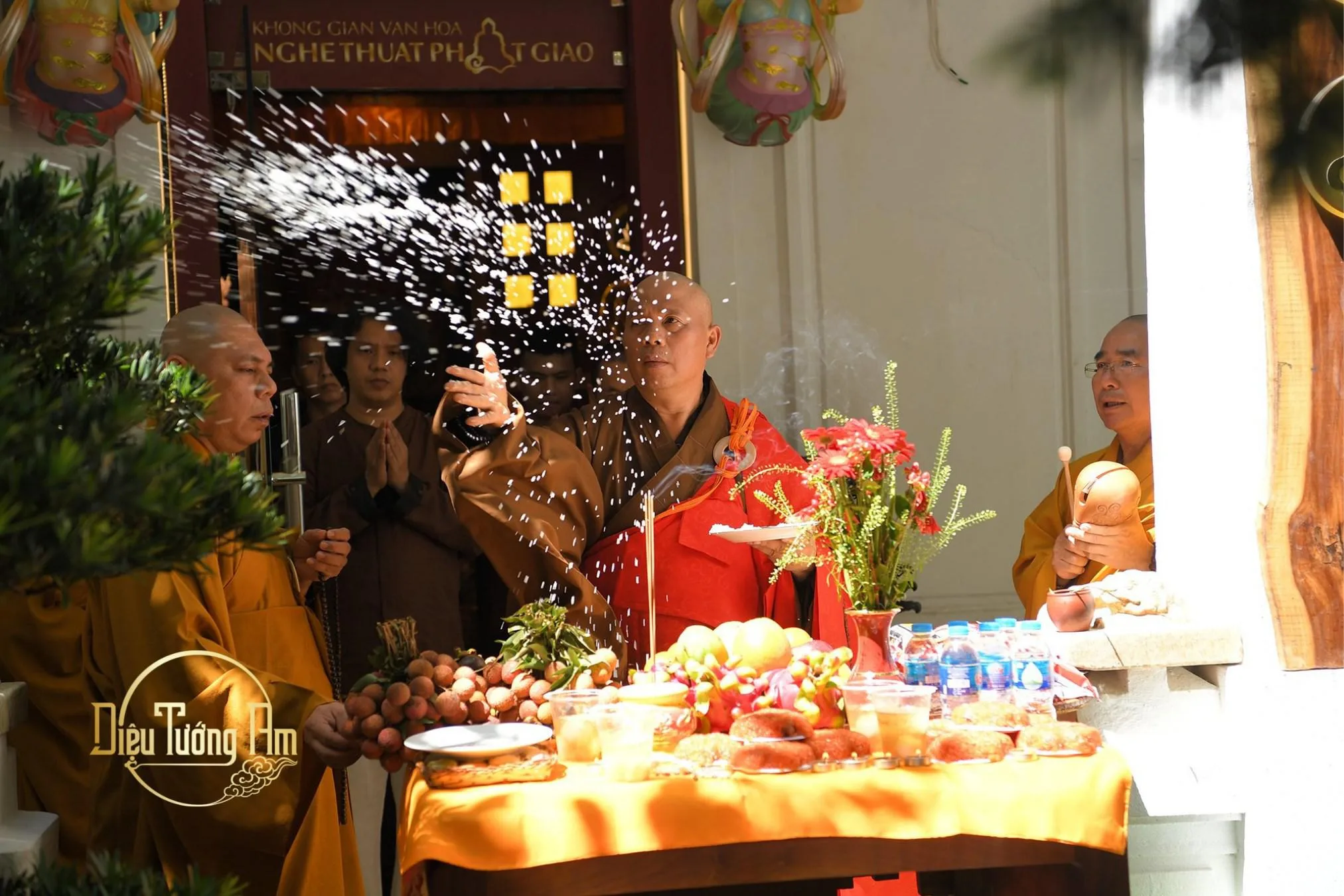 TT. Thích Tâm Mãn - Ủy viên Hội đồng trị sự, Phó ban Thường trực Ban trị sự Giáo hội Phật giáo tỉnh Gia Lai, Trụ trì chùa Minh Thành, Gia Lai chứng minh buổi lễ.