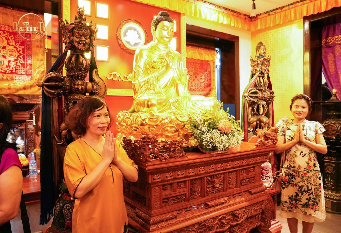 Khách hàng tham quan không gian Diệu Tướng Am Hà Nội