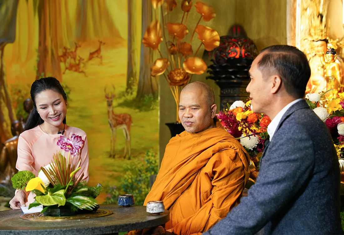 LỄ TAM HỢP - ĐỨC PHẬT THÀNH ĐẠO MỞ RA CON ĐƯỜNG ÁNH SÁNG CỦA NHÂN LOẠI