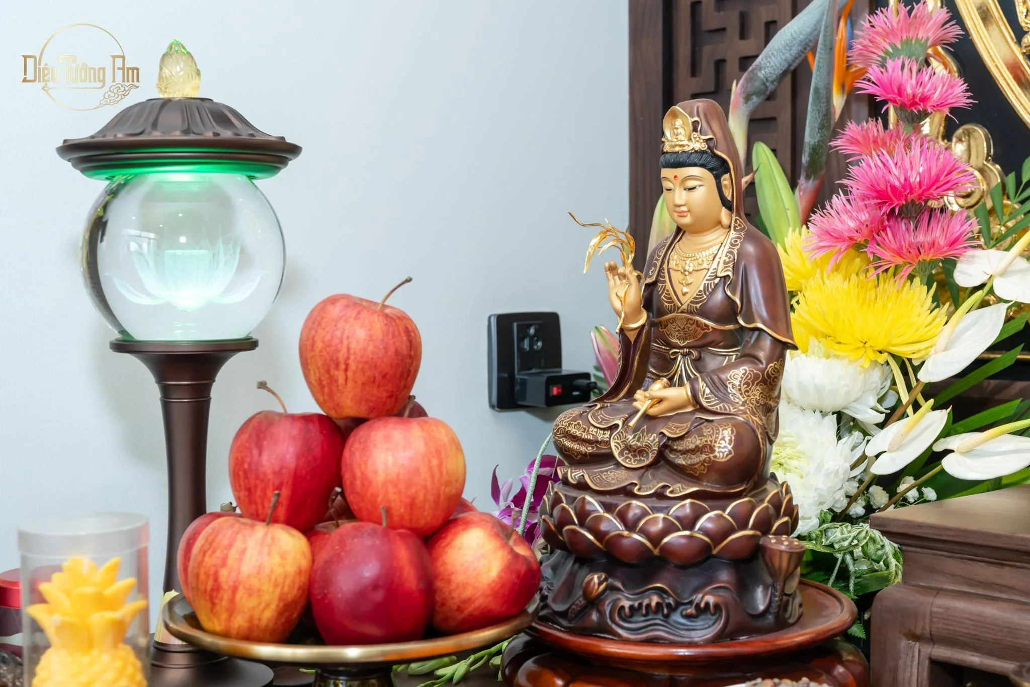TRANG NGHIÊM KHÔNG GIAN THỜ PHẬT DỊP ĐẦU NĂM TẠI TƯ GIA TP. HỒ CHÍ MINH