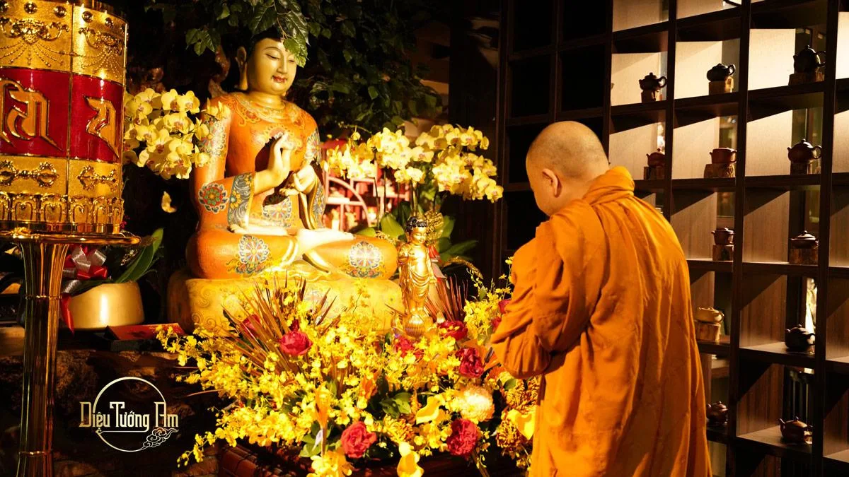 LỄ TAM HỢP - ĐỨC PHẬT THÀNH ĐẠO MỞ RA CON ĐƯỜNG ÁNH SÁNG CỦA NHÂN LOẠI