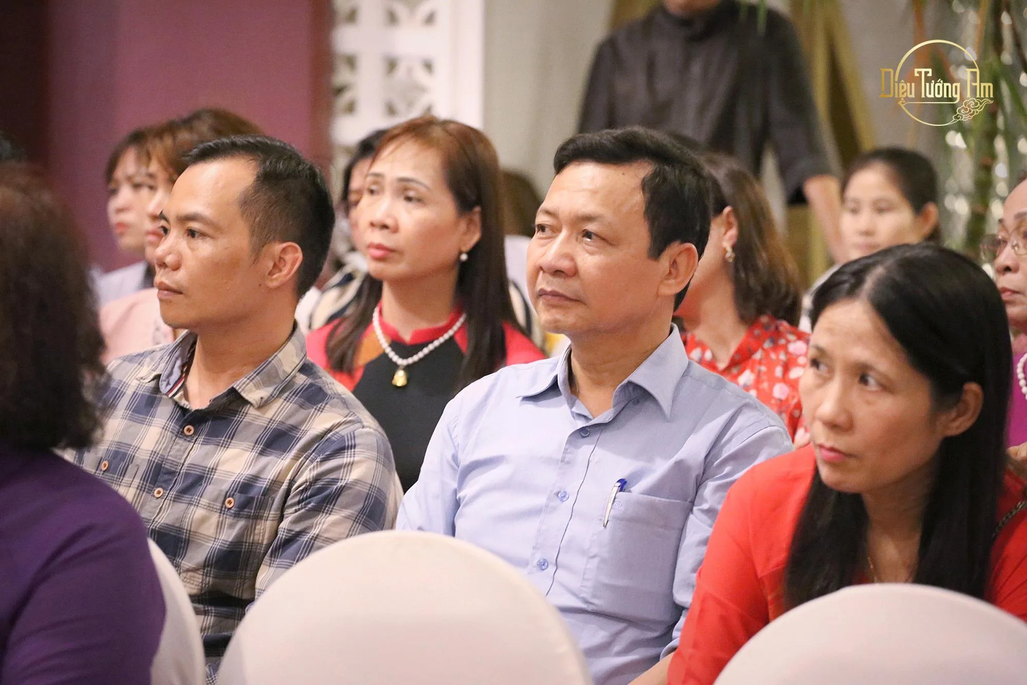 Các Phật tử thuận thành tham gia sự kiện
