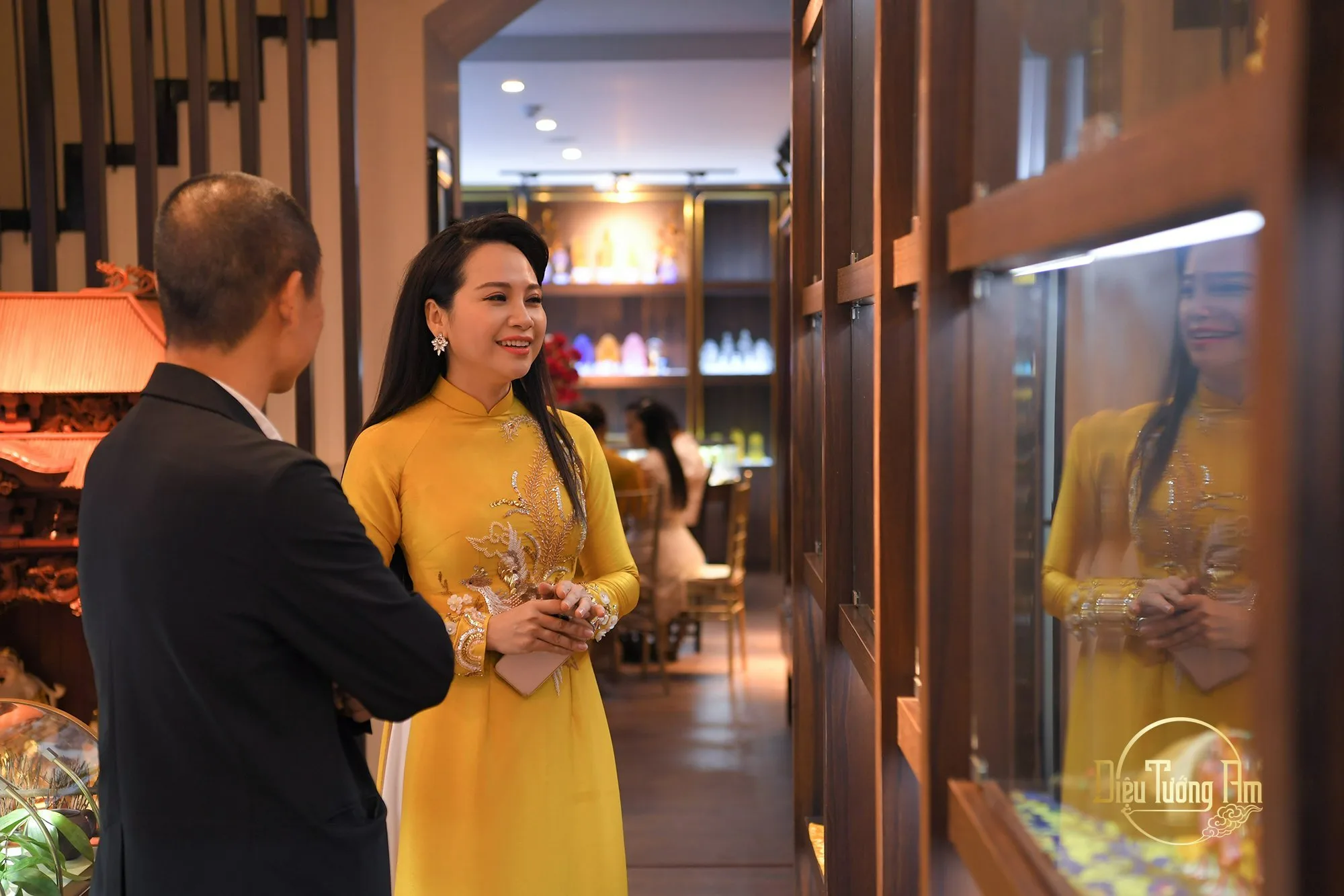 MC Mỹ Lan - người dẫn chuyện duyên dáng đồng hành cùng hành trình khám phá Diệu Tướng Am Hà Nội.