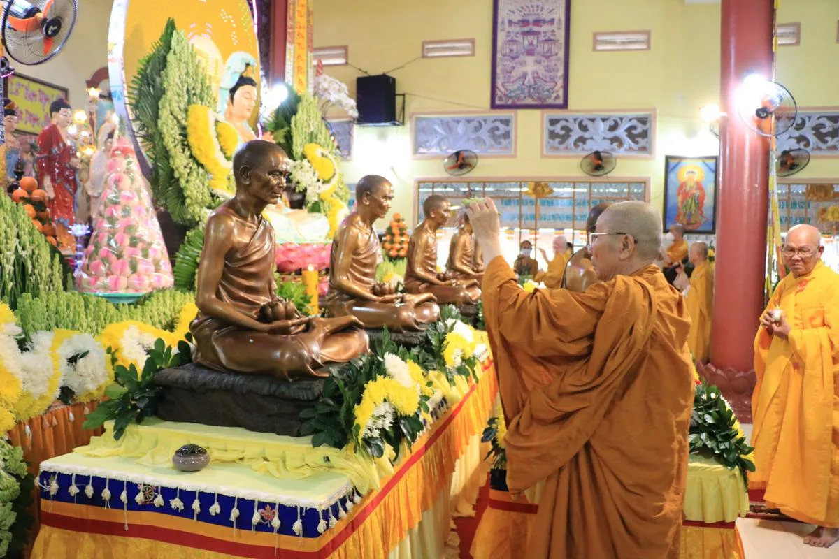 Hành trình cung nghinh và an vị tôn tượng Tôn sư Thiện Phước sau hơn 2 năm tạo dựng