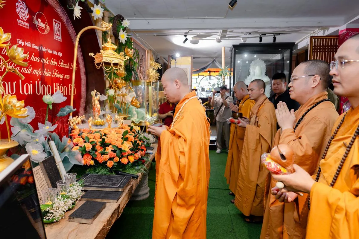 TIẾP NỐI DÒNG CHẢY VĂN HÓA VIỆT: DIỆU TƯỚNG AM RA MẮT MỘC BẢN “NHƯ LAI ỨNG HIỆN ĐỒ” MỪNG ĐẠI LỄ VESAK 2025