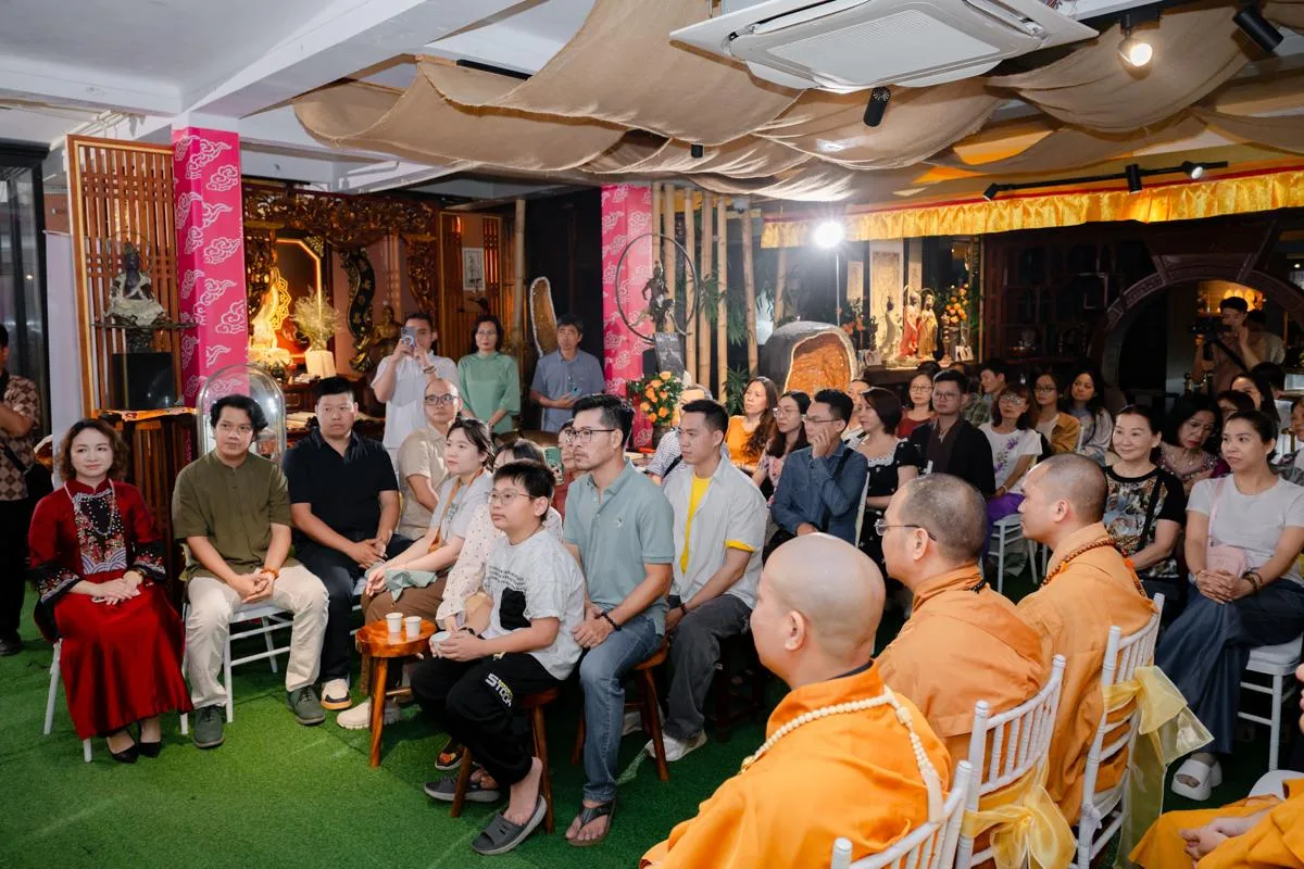 TIẾP NỐI DÒNG CHẢY VĂN HÓA VIỆT: DIỆU TƯỚNG AM RA MẮT MỘC BẢN “NHƯ LAI ỨNG HIỆN ĐỒ” MỪNG ĐẠI LỄ VESAK 2025