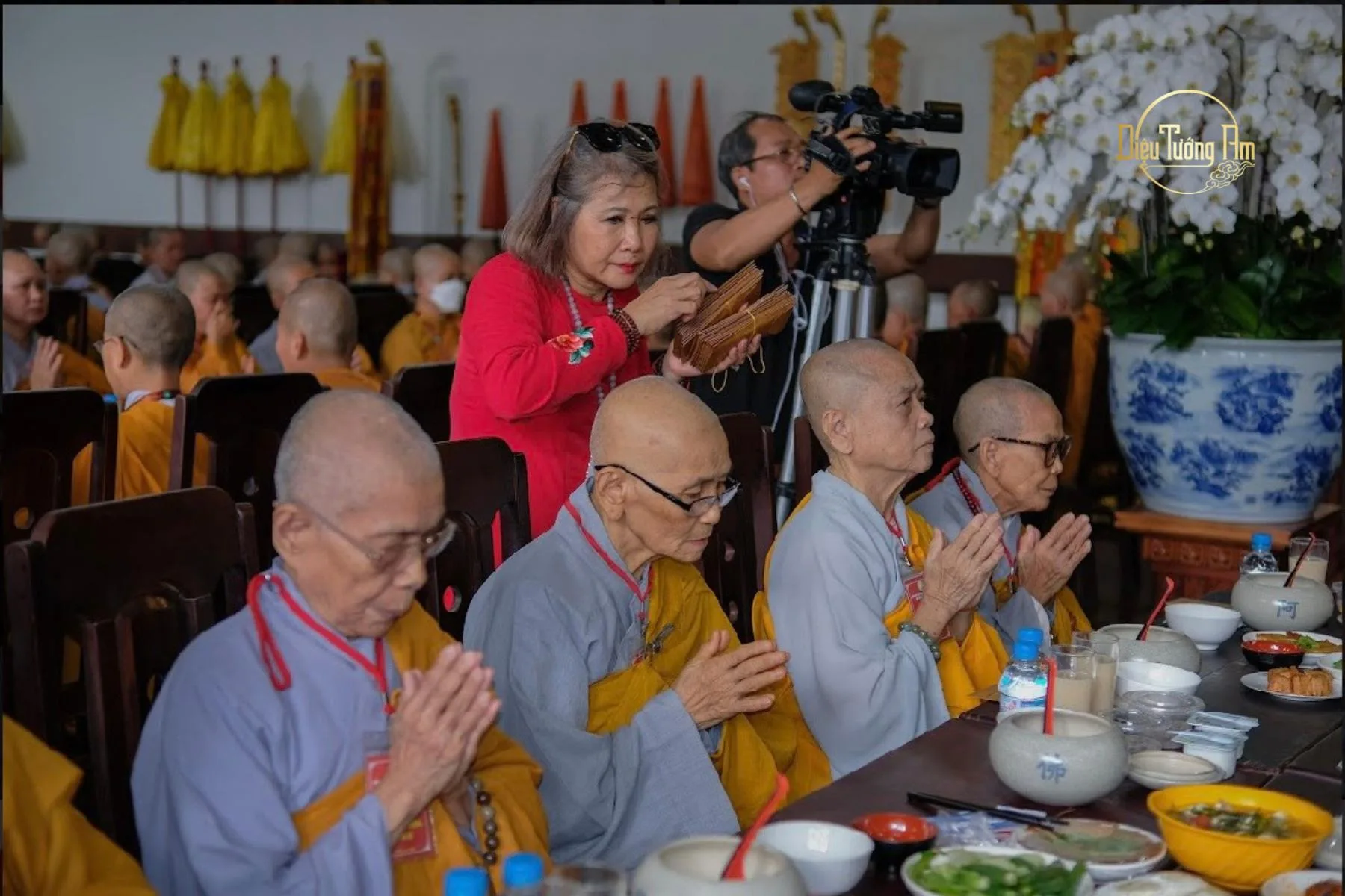 le-cung-duong- trai-tang-dai- gioi-dan-cam-l o-giac-dao09.j pg