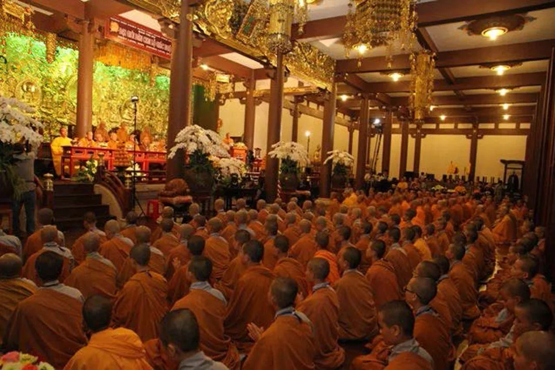 LƯỢC Ý NGHI THỨC TRUYỀN U MINH GIỚI TRONG ĐÀN PHẬT GIÁO BẮC TRUYỀN