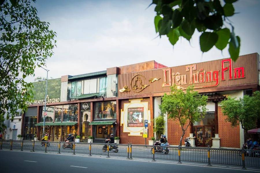 Không gian trưng bày và giới thiệu sản phẩm tại 382 Nam Kỳ Khởi Nghĩa, Phường Xuân Hòa, Tp. Hồ Chí Minh