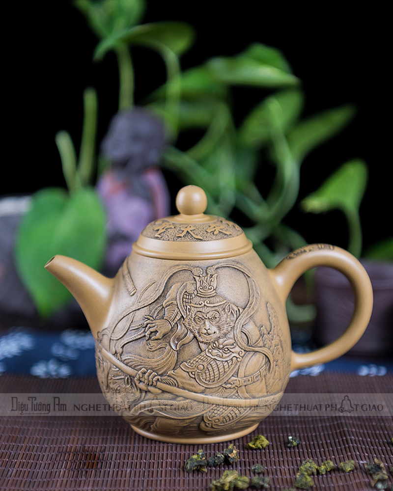 ẤM TRÀ TỀ THIÊN ĐẠI THÁNH